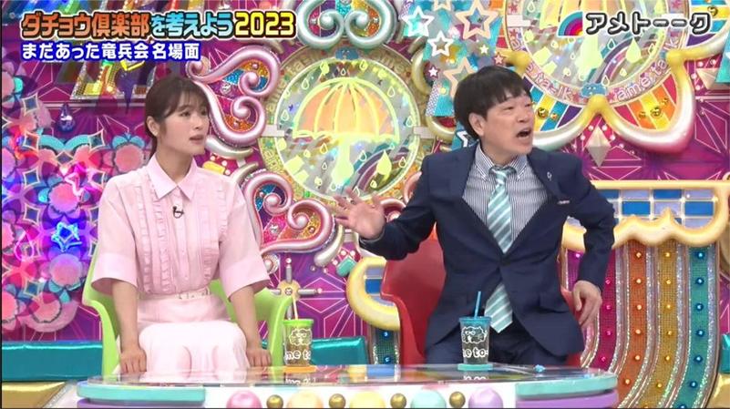 日本在一个小屋住的恋爱综艺：单身男女情感交错的感人故事